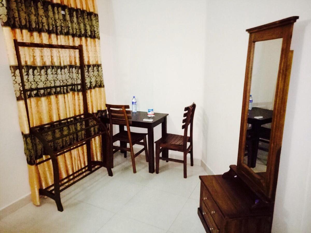 Relax On - Kollupitiya Hotel *